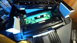 Brother DCP-1512R Застряла бумага что делать? Разбор частичный, чтобы вытащить 20 листов бумагу.