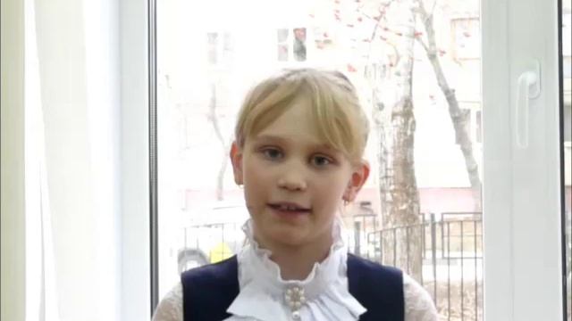 Страна читающая — Диана Пешкова читает произведение «Тихо в озере струится...» Ф. И. Тютчева смотреть онлайн