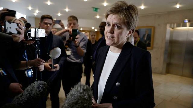 'NARClSSlST' Nicola Sturgeon's old pal bIames her for T0XIC atmosphere in Scottish politics смотреть онлайн