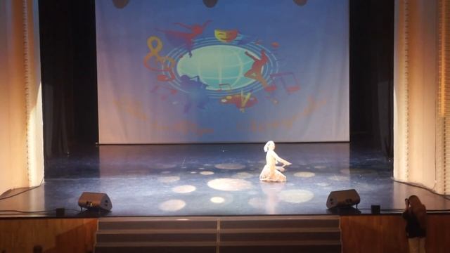 "Парижский ветерок" - Булдакова Мария (студия танца "АПРИОРИ") 2021 смотреть онлайн