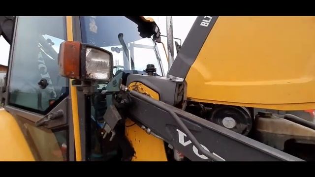 Volvo BL 71B, Volvo BL 61B, JCB 3CX. Краткий обзор. смотреть онлайн