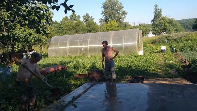 РАБОТЫ НА УЧАСТКЕ, ЗАЛИВАЮ БЕТОН, ПРИЕХАЛ БРАТ | СЕЛО НЕБЫЛОЕ [ИЮНЬ 2021] смотреть онлайн