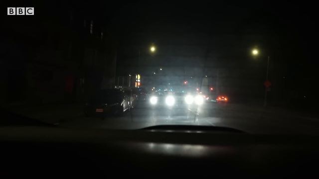 Driverless taxis take to the streets of San Francisco – BBC News смотреть онлайн