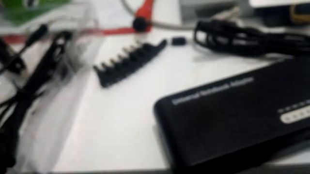 UNIVERSAL NOTEBOOK ADAPTOR смотреть онлайн