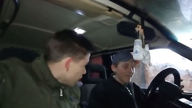 Автошкола. Митяй обучает Сашка как правильно управлять тачкой смотреть онлайн
