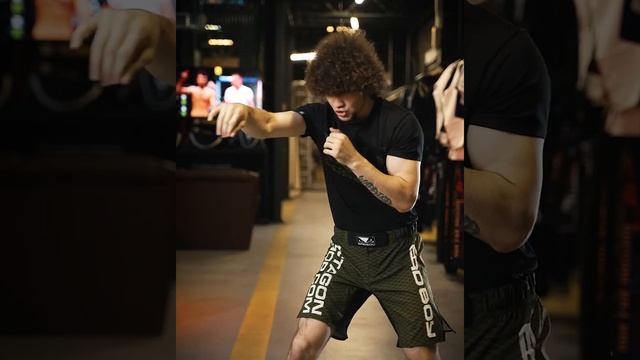 Комплект Bad Boy Scale футболка и шорты для MMA смотреть онлайн