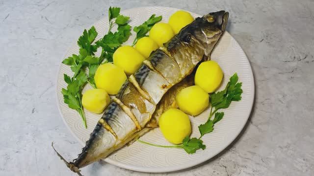 Нежнейшая ароматная скумбрия, запеченная в духовке, - очень простой рецепт приготовления