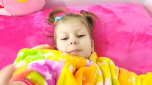 Десять в кроватке  | Учимся считать вместе с Паолушкой