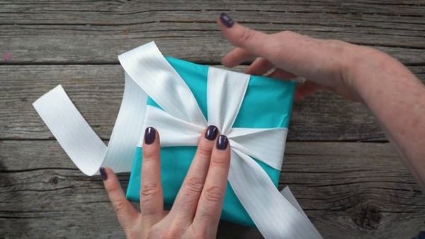 How to Tie a Tiffany Bow