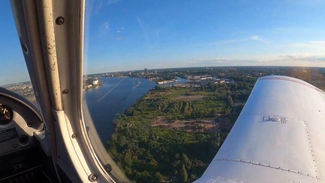 Полет над Ригой, Аэропорт Spilva смотреть онлайн