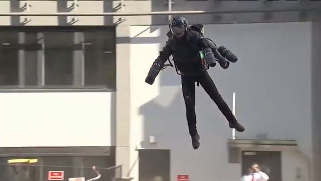 Iron man & Elon Musk (костюм железного человека) смотреть онлайн
