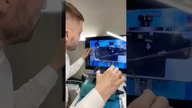 Вскрываем шлейф дисплея IPhone 12 Pro Max