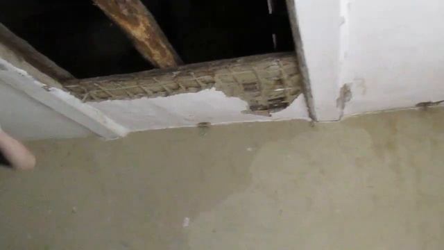 Дыра в потолке. Чо делать?? смотреть онлайн
