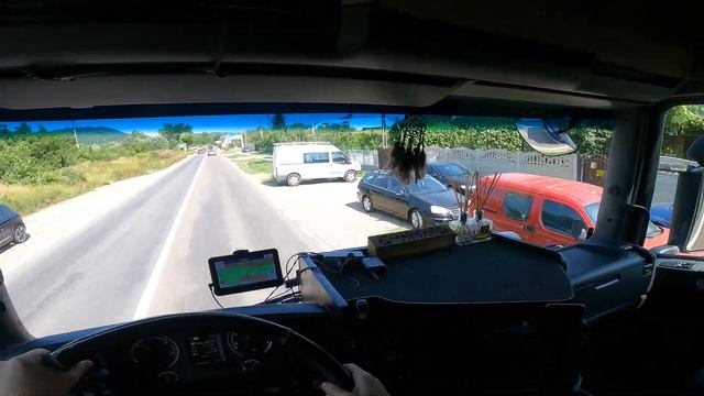 POV truck driving on the crazy roads of Romania смотреть онлайн