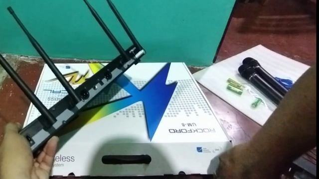 ROCKFORD UHF WIRELESS MICROPHONE смотреть онлайн
