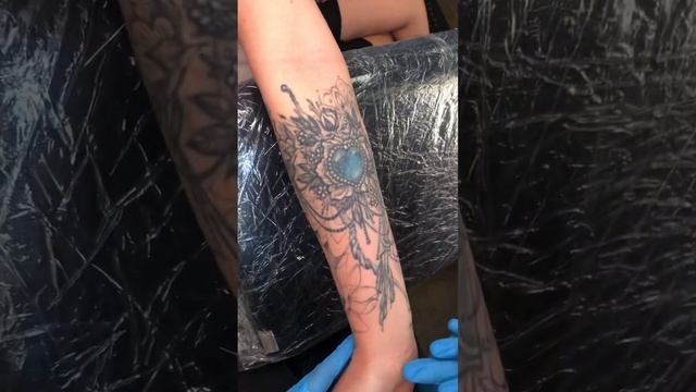 Процесс татуировки на Предплечье смотреть онлайн