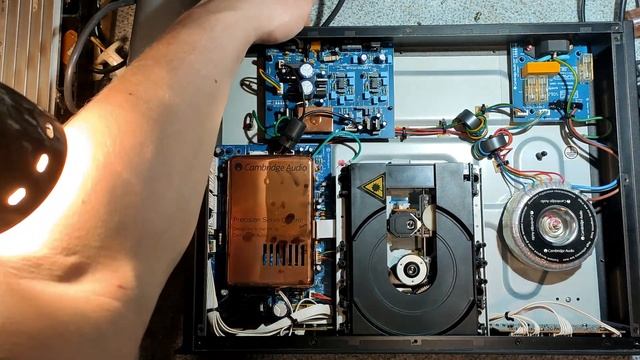 Сambridge audio cd 640 обзор начинки, замена пассика. смотреть онлайн