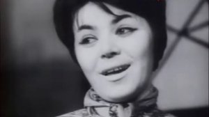 Майя Кристалинская-А за окном.