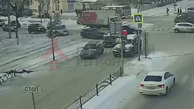 Гигант. Оторвал бампер. 06.12.16 смотреть онлайн