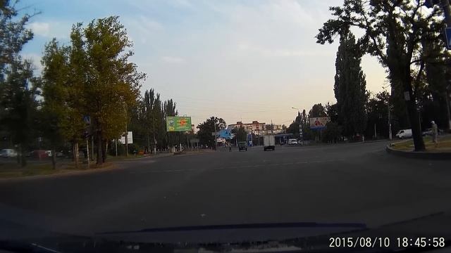 10.08.15. Украина, г.Николаев, ГАЗель BE3023AP проехала на красный смотреть онлайн