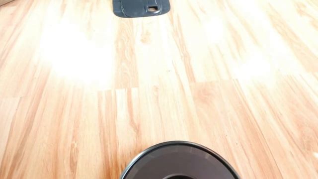 iRobot Roomba i7+ vs Nitro смотреть онлайн