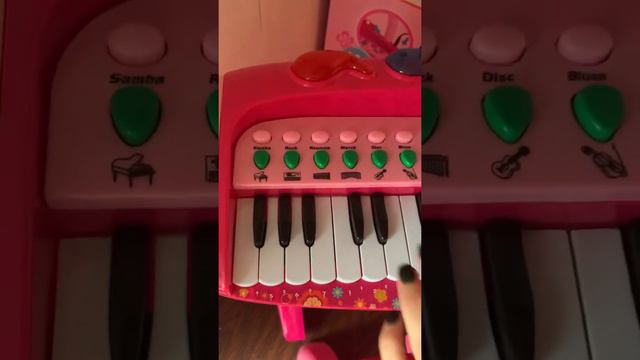 Синтезатор со стульчиком детский смотреть онлайн