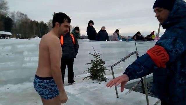 Крещенские купания или Водокрес в Екатеринбурге 19 января 2019 смотреть онлайн