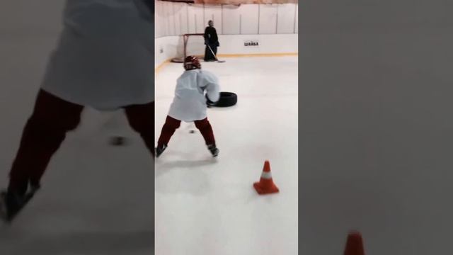 Base Hockey training: групповая тренировка на льду 10-12 лет смотреть онлайн