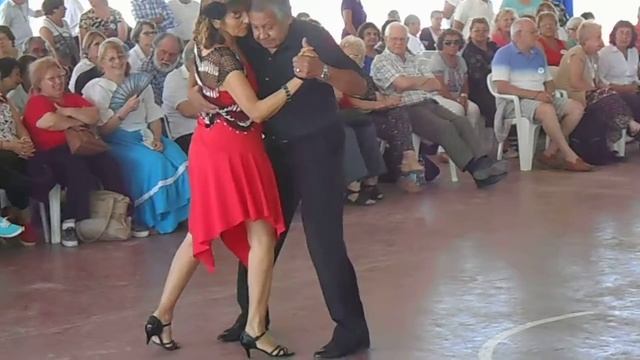 La mutual tango de carlos vismara en el club huracan de san justo. смотреть онлайн