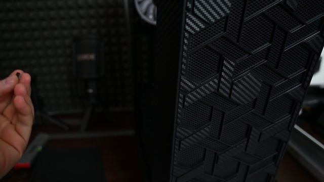 Budget Case - AeroCool Hive FRGB Mid Tower Case Build смотреть онлайн
