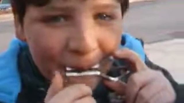 Me Playing the Jaw Harp смотреть онлайн