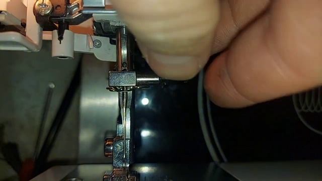 Швейная машина Janome 5515 ломает иглы, делает пропуски смотреть онлайн