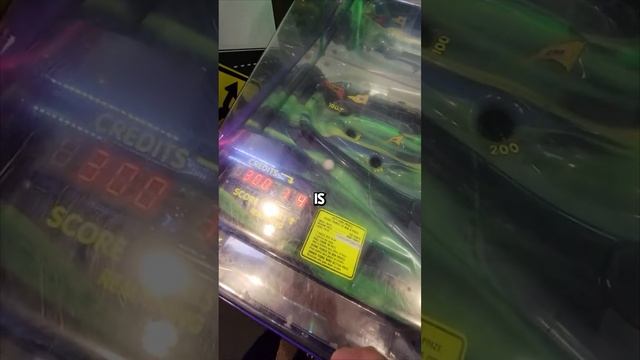 This Weird Golf Arcade Game Is IMPOSSIBLE #shorts смотреть онлайн