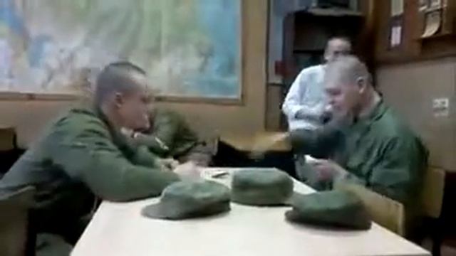 Наша армия не победима!) Россия) Армейский прикол, приколы, юмор, шутки, анекдот! Видео года! Лучше смотреть онлайн