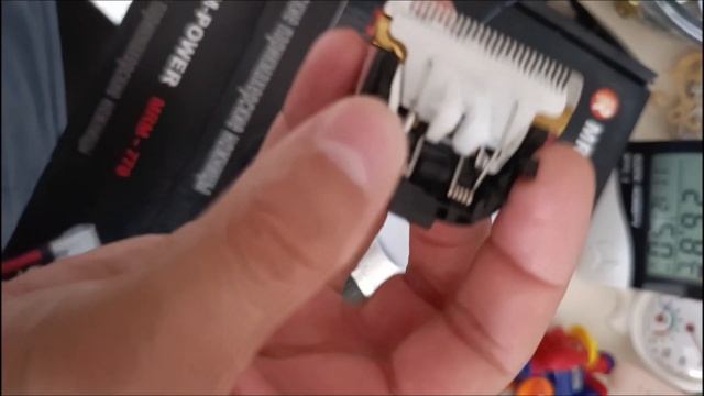 Снятие ножа с машинки для стрижки волос MRM-POWER MRM-778 #машинкадлястрижки #стрижкаволос #лезвие