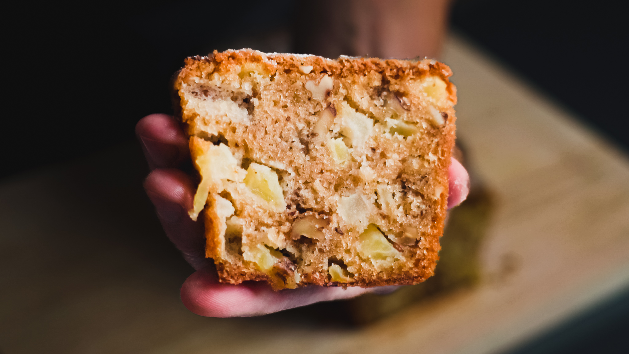 Не знаю почему, но мало кто делает “хлеб из яблок”, а зря смотреть онлайн