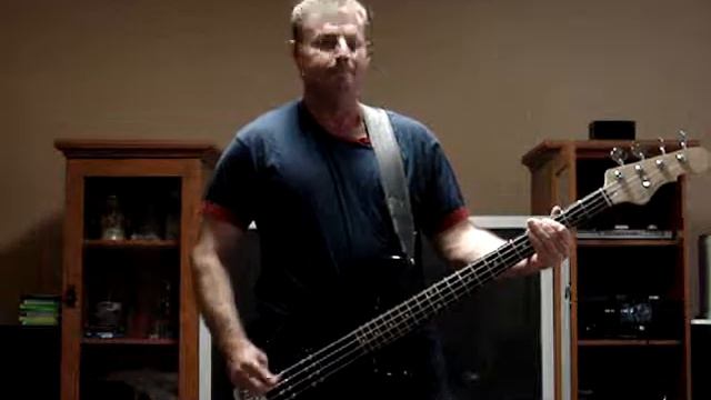 Rise Against Savior Bass Cover смотреть онлайн