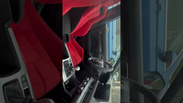 Type R to Usman! From Mohamed смотреть онлайн