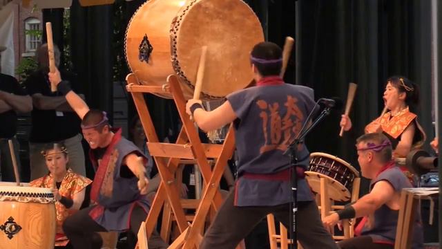 Boston Banda de Paz & Grand Master Seiichi Tanaka's San Francisco Taiko Dojo смотреть онлайн