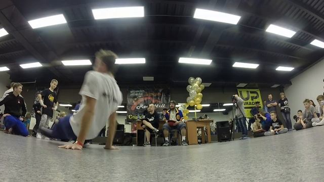 "Step In Bit vol.4" B-Boy до 14 лет 1/8 Николаев Данил vs Фонарь смотреть онлайн