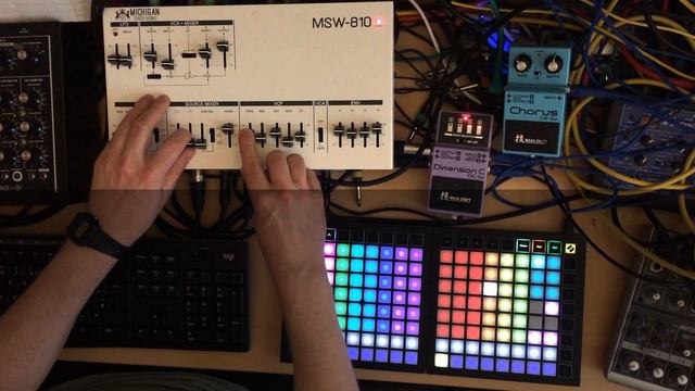 Don't Bore Us (Michigan Synth Works MSW-810, SY0.5, Boss Waza Craft CE-2w, DC-2w, Analog monosynth) смотреть онлайн