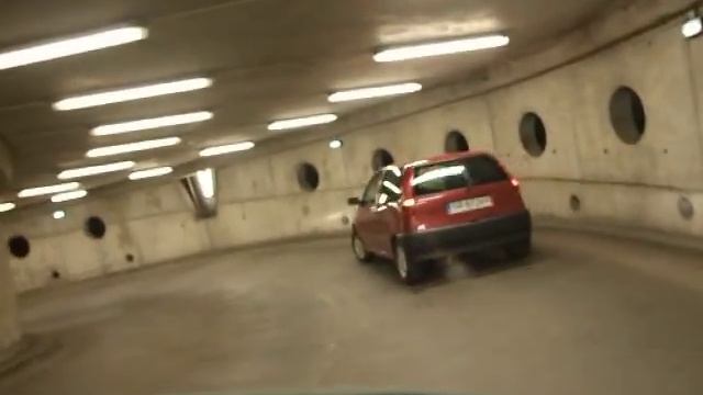 Fiat Punto 1.1 na ślimaku w plazie FFP смотреть онлайн