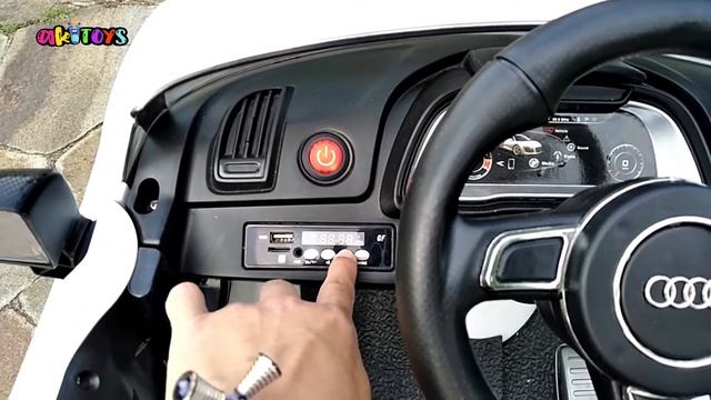 AUDI R8 SPYDER MAINAN MOBIL AKI смотреть онлайн