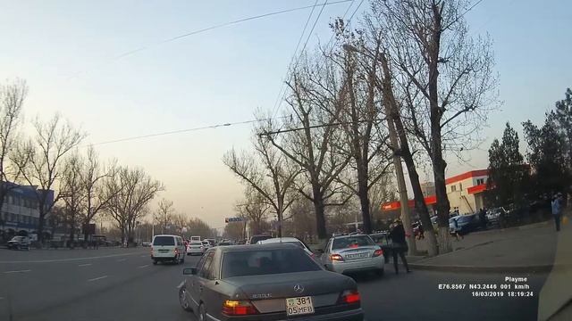 16.03.2019 Алматы Утеген Батыра Автовокзал сайран 181ZYZ05, 675SZA05 нарушение ПДД смотреть онлайн
