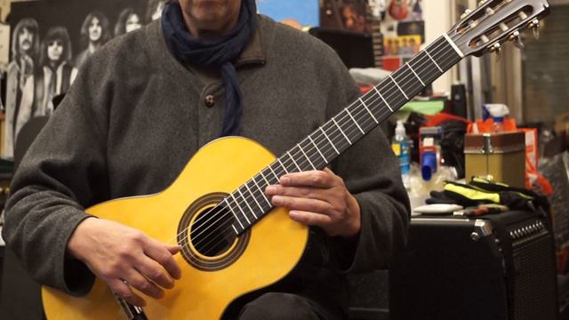 RMC präsentiert: vollmassive Klassikgitarre von DO SANTOS смотреть онлайн