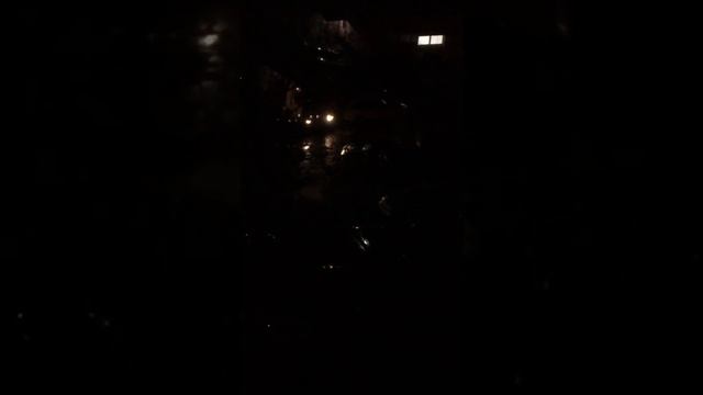 Что вообще такое творится у меня за оконом и что происходит на абрамцевской улице, машина сгорела. смотреть онлайн