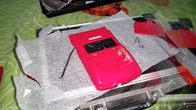game boy color. reparar conector de las pilas смотреть онлайн