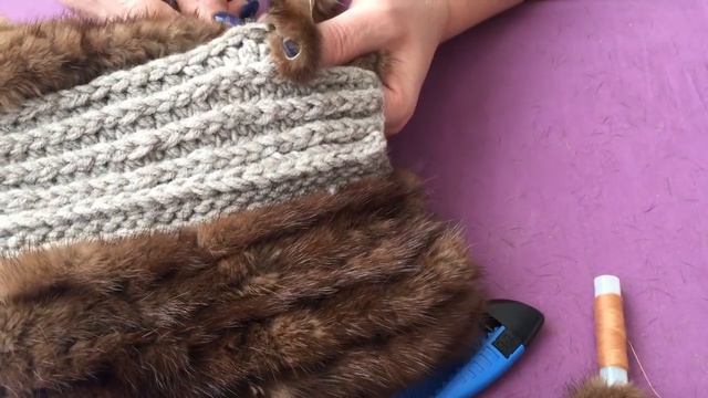 ВЯЖЕМ НОРКОВУЮ ШАПОЧКУ Второй способ смотреть онлайн