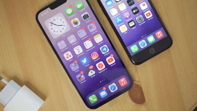 КТО БЫСТРЕЕ: iPhone 13 Pro Max против iPhone SE смотреть онлайн