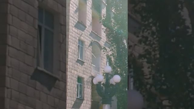 Ста́линский ампи́р (от фр. empire — «империя» и по аналогии с ампиром), также «стиль триумф» 2 Част смотреть онлайн